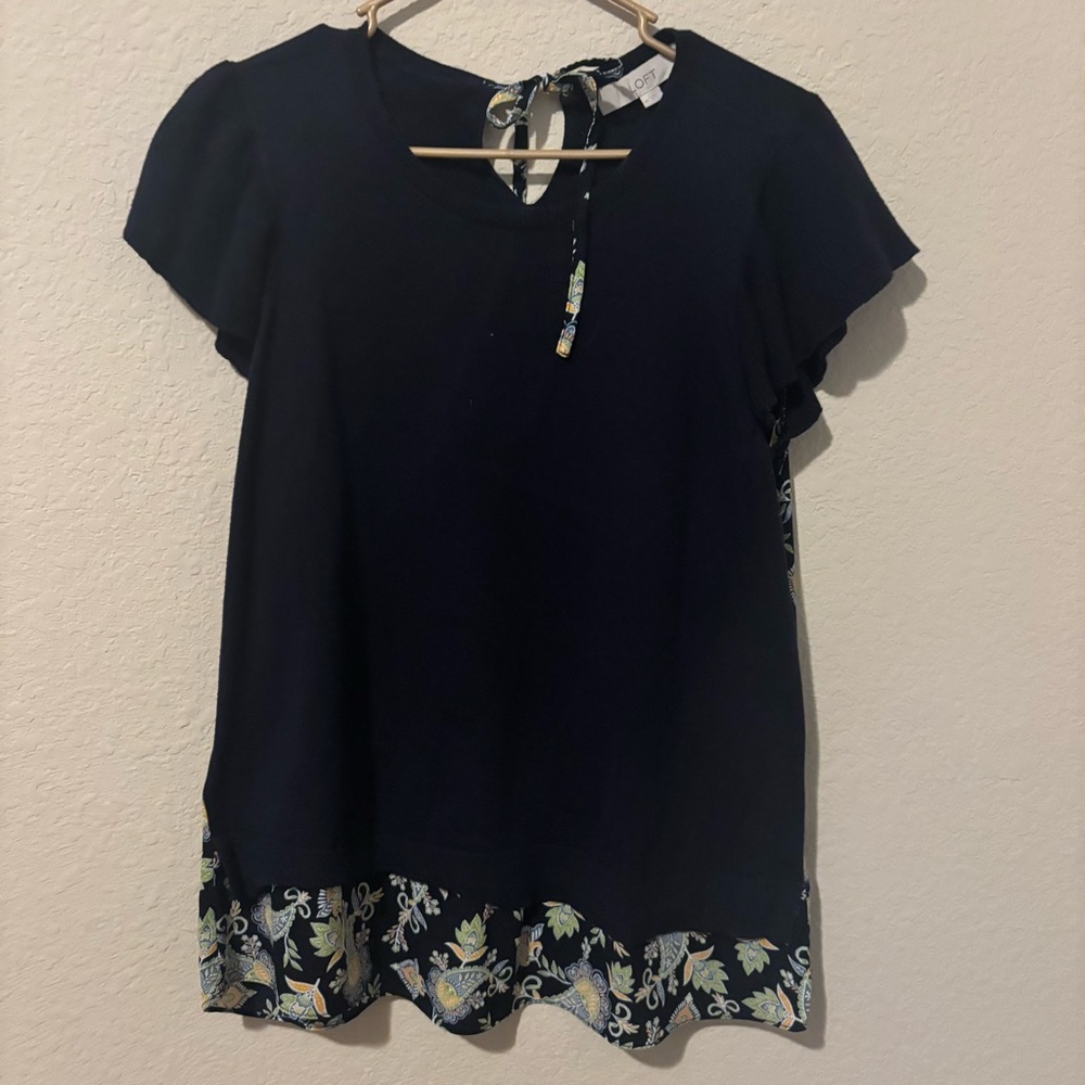 Ann Taylor Loft Blue Floral Shortsleeved Blouse, Size Medium